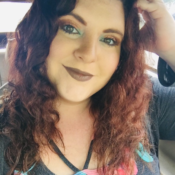 Meet your Posher, Haylee - Picture 1 of 1